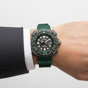 NWT Authentic Citizen Eco-Drive Promaster Diver Green Dial Super Titanium Men's